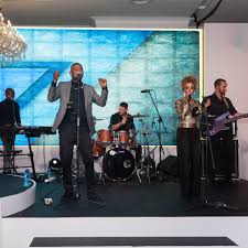 Bent u op zoek naar een bed & breakfast aan zee,. Bed Breakfast Party Band Elegant Entertainment