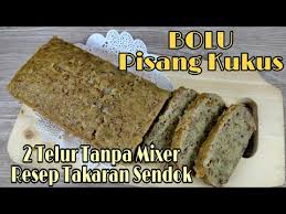 Angkat, pindahkan ke piring saji dan hias dengan keju atau meses. Kue Pisang Banjar Buat Kue