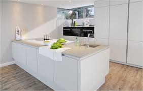 U erba verjanalu es ankap serial nuyn ban andhat krknum eq et shoxerinel u et robin @ntanrapes haneq nranq derasan chen. Bemerkenswerte Inspiration Weisse Kuche Graue Arbeitsplatte Und Tolle Einzigartig Design Einbaukuche Arbeitsplatte Kuche Moderne Kuche Haus Kuchen