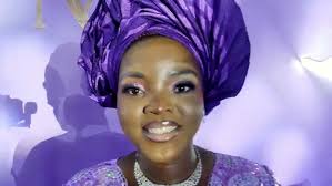 HRM OBA LATEEF ADAMS TWIN SON KEHINDE ADAMS WEDS OBIANUJU ODUNUKWE FROM  ORAUKWU ANAMBRA STATE.