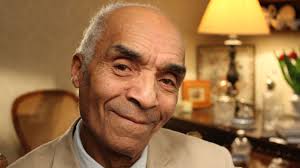 Kenny Lynch, British singer and entertainer, dies at 81