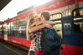 Online relationships are similar in many ways to pen pal relationships. When Should You Meet For The First Time In A Long Distance Relationship
