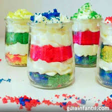 Vasos Con Magdalenas De Colores Receta De Carnaval Recetas Carnaval Magdalenas Aperitivos