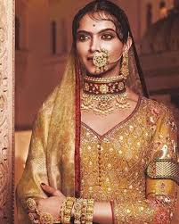 The Royal Look Of Deepika Padukone In Padmavati Follow Filmywave Padmavati Deepikapadukone Ranipa Fashion Deepika Padukone Style Deepika Padukone