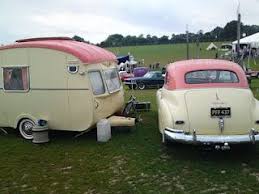 Love The Vintage Ice Cream Colours Vintage Travel Trailers Vintage Caravans Vintage Camper