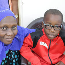 Mobile eye clinic at the gateway to the desert