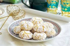Une recette facile avec des ingrédients de. Gateau Sec Naturel Au Sucre Ghribia Gateau Sec Naturel Au Sucre Ghribia La Meilleur Recette Beurrer Un Moule Rond Verser Le Yaourt Dans Un Saladier Et Ajouter Dans L Ordre