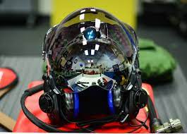 And here's a video about the helmet and it also shows exactly what the pilot would be seeing using this helmet. F 35 Helmet Including Video Is Overly Innovative Military Machine