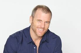 Histoire d'en profiter un peu eux aussi, une partie des acteurs de la série les feux de l'amour sont venus dans la plus belle des capitales pour tourner quelques épisodes du feuilleton. Hqbslsa8roiaxm