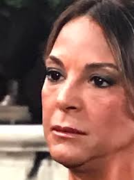 Natural vs with makeup look, voting ends tomorrow