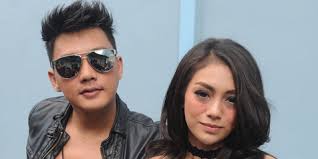Ibunda celine evangelista, vincentia nurul, mengungkapkan doa dan harapan untuk keutuhan rumah tangga sang putri. Mantan Istri Dirly Celine Evangelista Ternyata Miliki Dua Ibu Kapanlagi Com