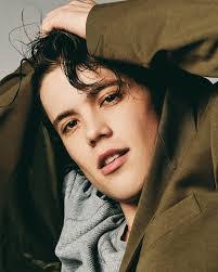 Sherry Main's Instagram, Twitter & Facebook