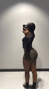 would you fuck me in the gym locker room??.. nudes | GLAMOURHOUND.COM