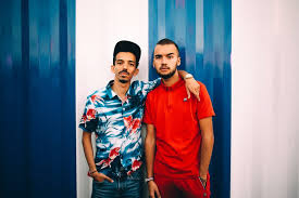 Freestyle de bigflo et oli pour faire le bilan de leur carrière jusqu'à présent, après avoir obtenu le disque d'or pour leur premier album la cour des néanmoins, le clip prouve qu'ils n'ont pas pour autant pris la grosse tête, malgré leur succès : 1jour1actu A Rencontre Bigflo Oli Les Freres Rappeurs