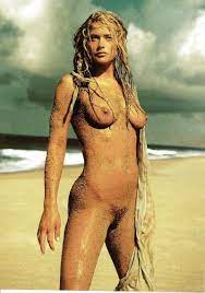 Kristy Swanson Nude Photos & Videos