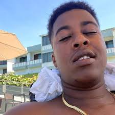 Jennifer Hudson GAGGED when Candace Parker signed her shirt 😱✨