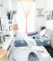 Kalau kamu sering mampir ke warung lesehan, pasti paham. 8 Inspirasi Desain Kamar Tidur Minimalis Tanpa Ranjang Instagramable