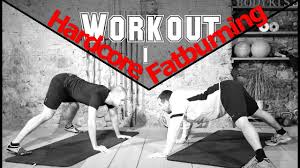 Diese perspektiven helfen mittelfristig, das training zu optimieren und den trainingsplan für das krafttraining zu hause. Krafttraining Zu Hause Anleitung Mit Tipps Und Tricks Furs Homefitness