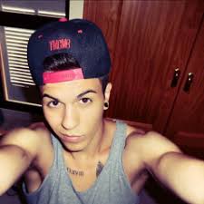 Stream Julia Frau Brisola music