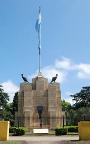 Erected in memory of manuel belgrano, the man who created argentina's flag, monumento historico nacional a la bandera cuts a striking figure in rosario's skyline. Burzaco Sede Del Primer Monumento A La Bandera