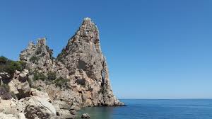 Il mare 🌊 alla spiaggia della barca bruciata in #sardegna Alpinista Altoatesino Cade E Muore In Sardegna Bz News 24