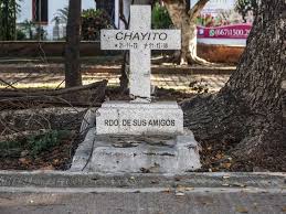 El chapo had a third son with his first wife, cesar, but he was killed. Photos Of The Gangster Memorials In El Chapo S Home City