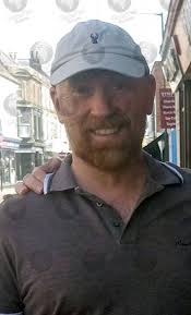 Couzens' appearance saw him flanked by two officers, his head bowed, and a red wound visible on his forehead after he had reportedly sustained. Met Officer Waynes Couzens Still Being Quizzed Over The Murder And Kidnap Of Sarah Everard Globalnet Pictures