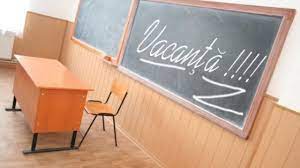 E vorba despre vacanța de toamnă, vacanța intersemestrială (de iarnă), vacanța de primăvară și vacanța de paști. Cate Zile Libere Vor Avea De Fapt Elevii In VacanÈa De IarnÄ 2019 Newmoney