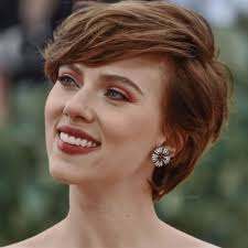 Cop these hairstyles by Kendall Jenner, Dua Lipa, and Alexa Chung for a  mature, short-hair look