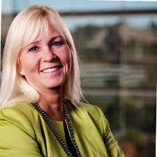 Lisa Volpe's Instagram, Twitter & Facebook