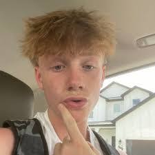 Ashton Gates's Instagram, Twitter & Facebook