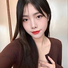 朋友的媽媽買了一張投資型保單（年金型投一百萬過了三年現在保單價值剩81萬4千左右每年領利息五萬