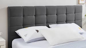 Une grande tête de lit qui vous permettra de profiter d'un bel espace de détente, avec un très beau revêtement boutonné en polyester et un bon garnissage en mousse de polyéther. Lit Adulte William 180x200 Cm Avec Tete De Lit Gris Fonce Homifab