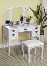 Umstead Vanity Set With Stool And Mirror Vanity Table Set White Vanity Table Furniture Of America