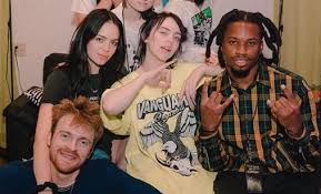 Here's what we know about eilish's brother and their relationship. Billie Eilish Fans Are Convinced Her Brother Finneas Is Dating Her Doppelganger Billie Eilish