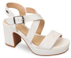 Sandalo comodo e versatile, in pelle e camoscio. Scarpe Da Sposa Comode E Belle 2021 Foto E Prezzi Beautydea