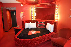 تزيين غرف النوم بالشموع