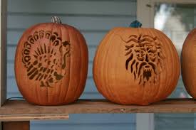 Try our simple halloween pumpkin ideas and get the kids involved with creating these fun designs. Sheeran S Pumpkin House An Olympia Halloween Tradition Thurstontalk
