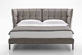 Doppelbett Modern Gepolstertem Kopfteil Polster Husk B B Italia Videos Bett Mobel Doppelbett Design Schlafzimmer Design