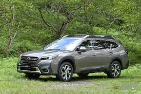 That it is different from all the others that i have done i understand it by looking out the window, seeing uluru, the sacred mountain, which stands out, alone, in a fantastic landscape. Tvslgxfhomv00m