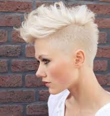 Sidecut Frauen Kurzhaar Google Suche Kurzhaarfrisuren Mohawk Frisur Pixie Frisur