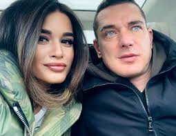 На фото дочка ксении бородиной маруся. Omarov Zastavil Doch Pokazat Istinnoe Lico Zhenshin Video