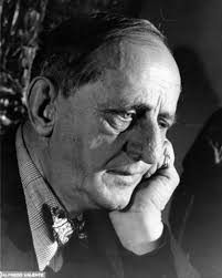 Today's birthday artist... Graydon Parrish Born April 3, 1970; Phoenix,  Arizona. Currently active in Austin, Texas. Graydon Parrish is a classical  painter In the academic figurative style. His parents were art collectors