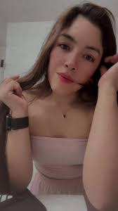 Keren Flores's Instagram, Twitter & Facebook