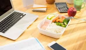 Die low carb mandelkekse sind ganz schnell zubereitet. Low Carb Fur Berufstatige Rezepte Zum Mitnehmen Fruhstuck Mittagessen