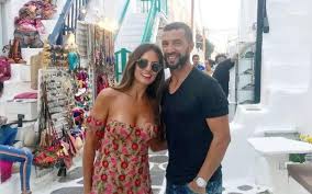 Simão pedro fonseca sabrosa oih (born 31 october 1979), known mononymously as simão (portuguese pronunciation: Mulher De Simao Sabrosa Infetada Com Covid 19