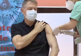 Cu toate acestea, klaus iohannis a declarat că, în românia, primele doze de vaccin vor ajunge, cel mai probabil, la începutul anului 2021. Ciolacu N A Vazut Iar Tricepsii Lui Iohannis Presedintele Si A Facut Al Doilea Vaccin Fara Presa Aktual24