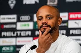 Bayern Munich's Harry Kane lavishes praise