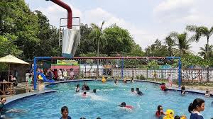 Kota bogor juga memiliki banyak tempat wisata kolam renang yang bisa menjadi rekomendasi pilihan saat anda mengunjungi bogor. Tempat Wisata Dan Kolam Renang Di Bekasi Buka Kembali Tunggu Pendapat Pakar Epidemiologi Warta Kota