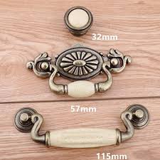 We offer a wide selection of cabinet pulls including finishes such as brushed stainless steel, flat black, and satin nickel. Pin On Hardware